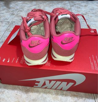 Nike Cortez mujer rosa y fucsia talla 38.5