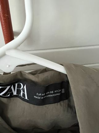 Chaqueta Zara verde militar entretiempo