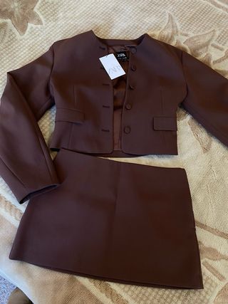 Conjunto Zara Chaqueta y Falda Talla M