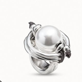 Anillo Uno de 50 con Perla