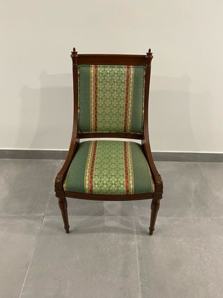 Mesa extensible de madera con 6 sillas