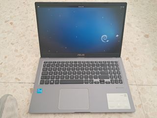 Portátil ASUS X515 i3-1115G4 x 4
8gb ram
256gb rom