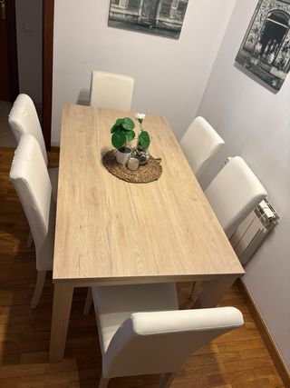 Mesa comedor y 6 sillas blancas (DE REGALO) 