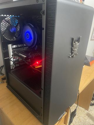 PC Gaming Negro con RGB