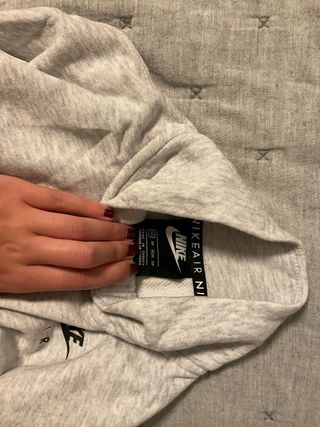 Sudadera crop Nike gris