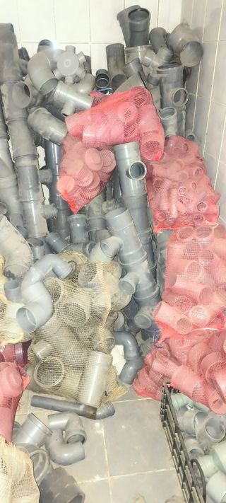 Lotes de tubos e conexões PVC