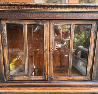 Antigua Vitrina de Madera y Puertas de Cristal