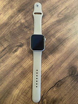 Apple Watch SE Nike con cargador y correa extra 