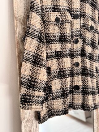 Chaqueta Zara cuadros beige y negro