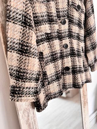 Chaqueta Zara cuadros beige y negro