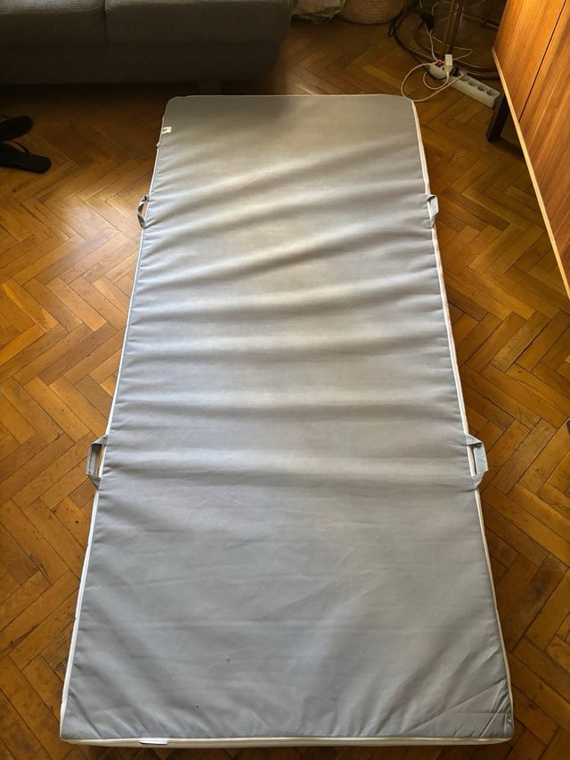 Colchón Ikea 90x190cm con funda lavable