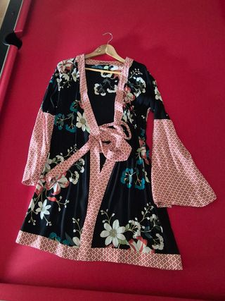 Kimono Sisley