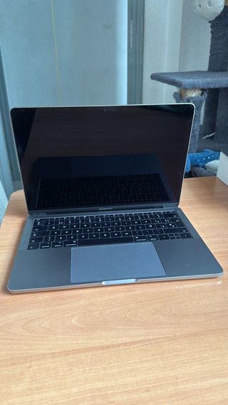 MacBook Pro 13 i7 2017 16GB RAM 500GB SSD