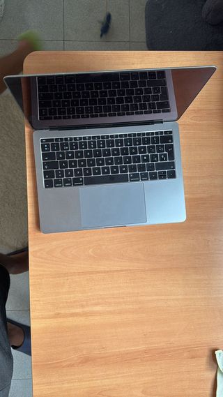 MacBook Pro 13 i7 2017 16GB RAM 500GB SSD