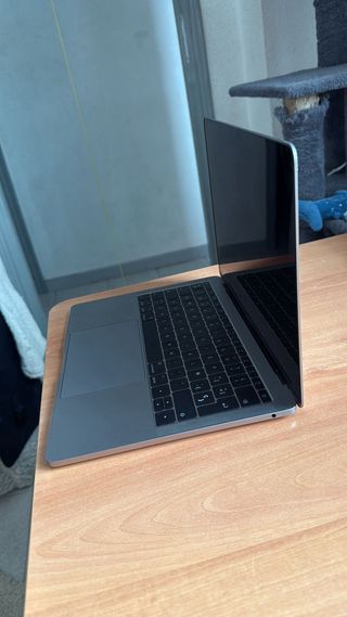 MacBook Pro 13 i7 2017 16GB RAM 500GB SSD