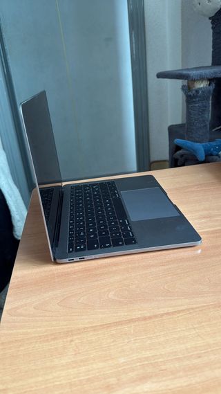 MacBook Pro 13 i7 2017 16GB RAM 500GB SSD