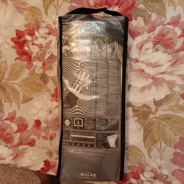 Espinilleras de fútbol Adidas