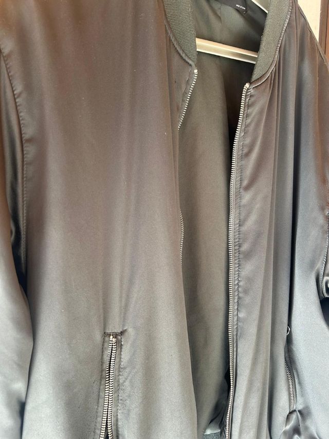 Chaqueta bomber Zara verde oliva Talla L