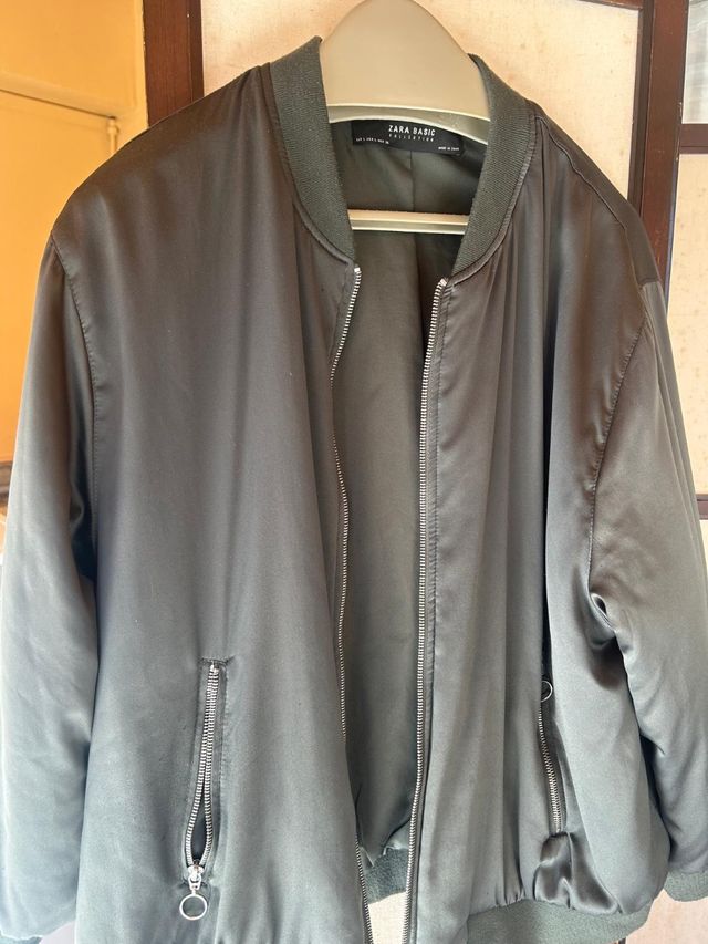Chaqueta bomber Zara verde oliva Talla L