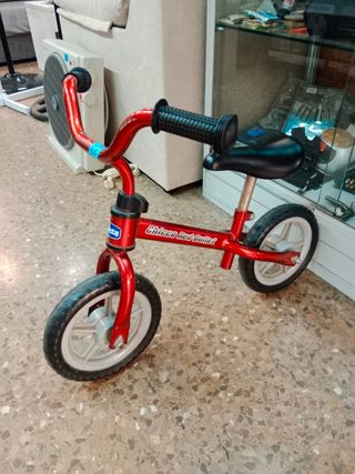 Bicicleta infantil roja Chicco