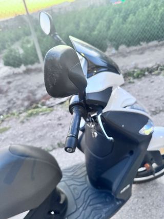 Moto kimco agility city blanca y negra