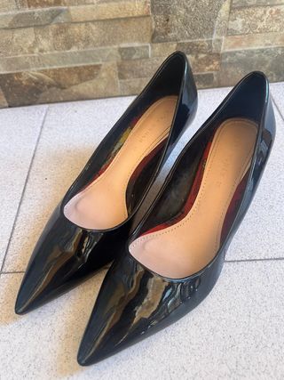 Zapatos de tacón fino negros