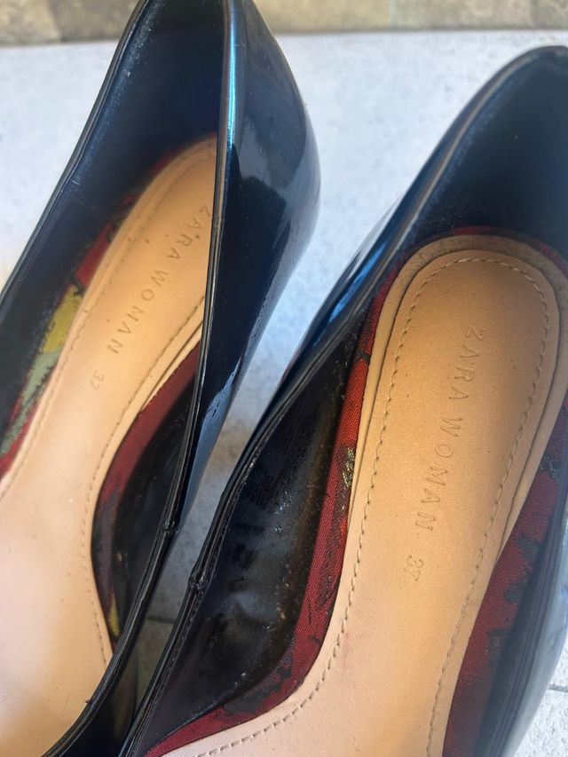 Zapatos de tacón fino negros