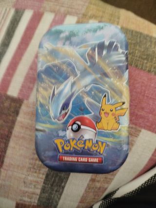 Caja Metálica Pokémon Trading Card Game