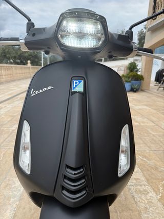 Vespa Sprint 50cc Negra Mate 1108km