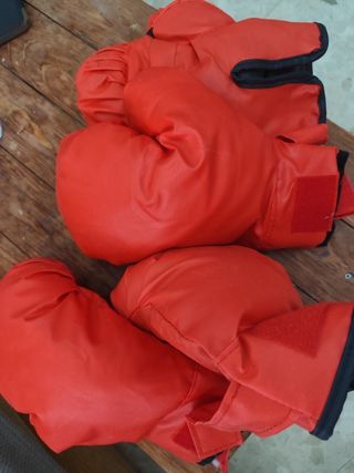 Máquina de Boxeo Musical Hexagonal
Con sus guantes