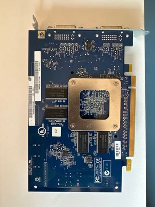 Tarjeta Gráfica Nvidia y 8 Módulos RAM