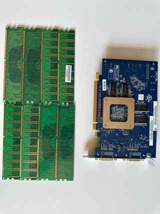 Tarjeta Gráfica Nvidia y 8 Módulos RAM
