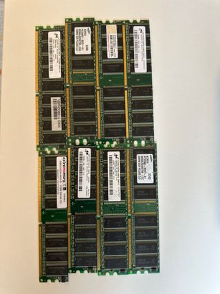 Tarjeta Gráfica Nvidia y 8 Módulos RAM