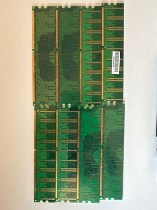 Tarjeta Gráfica Nvidia y 8 Módulos RAM