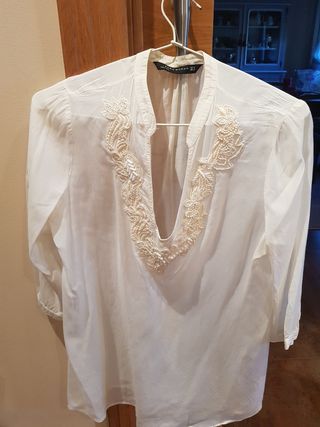 Blusón Zara con pedrería