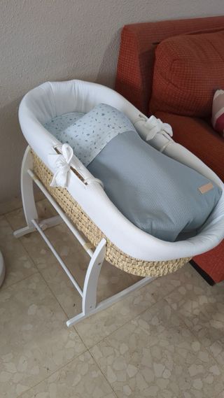 Moisés para bebé de mimbre