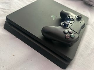 Play Station 4 Slim 1TB