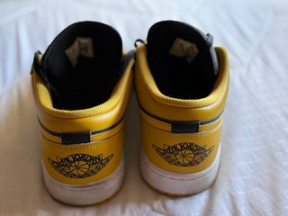 Zapatillas Nike Air Jordan 1 Retro Amarillo Negro