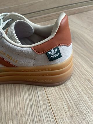 Adidas Gazelle Plataforma Beige y Marrón