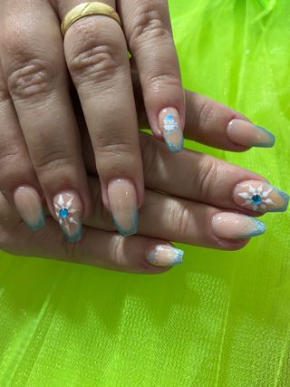 SE REALIZA MANICURA Y PEDICURA EN YELES - TOLEDO