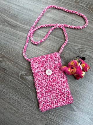 Bolso móvil crochet hecho a mano rosa