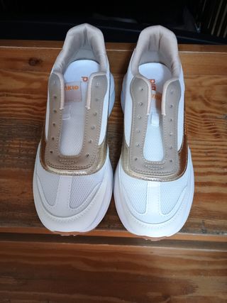 Zapatillas Mujer Blancas y Doradas