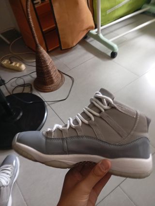 Jordan 11 Cool Grey Talla 39