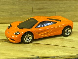 Hot Wheels McLaren F1 2020 Arancione