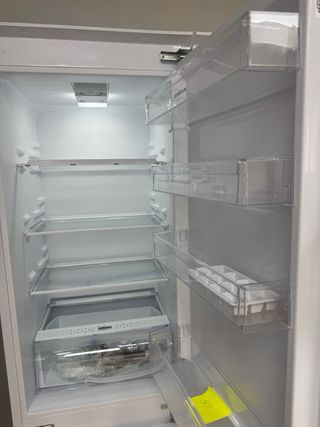 Nevera de mueble blanca INVENTUM