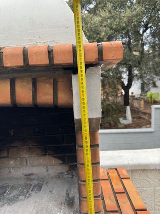 Barbacoa de ladrillo y piedra
