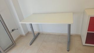 Mesa de despacho Ikea blanca
