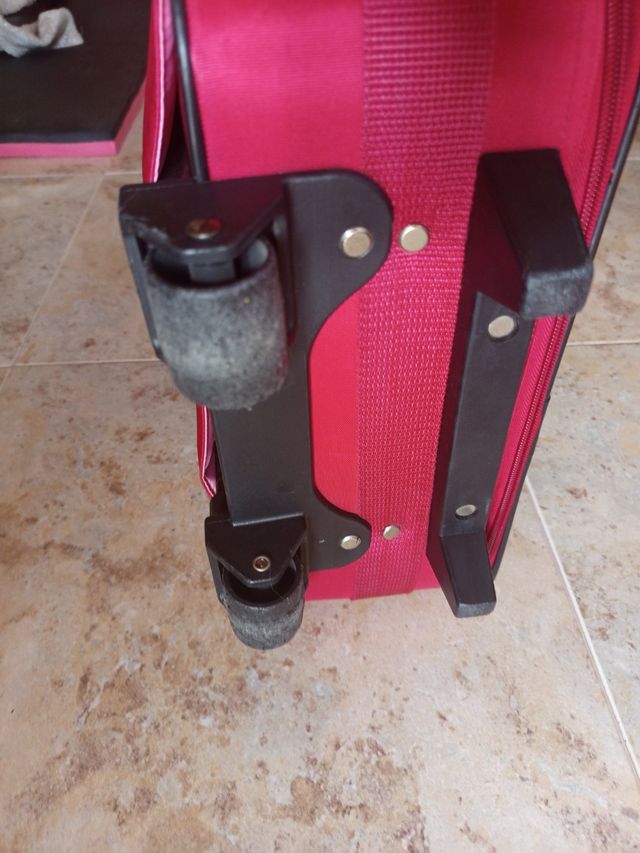 Maleta y neceser ZIRD rosa y rojo