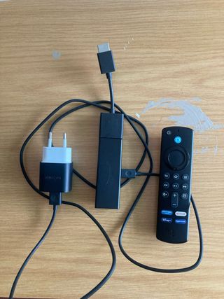 Amazon Fire TV Stick con Mando