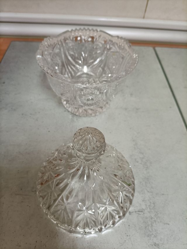 Bombonera de cristal tallado